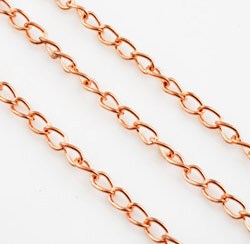 Chaînes de métal, maille ± 2mm (± 100cm mètre par chaîne). Couleur: Or rose Code: D14678 --- 1m. Chaine Metal, maille 2mm Or Rose---