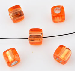 Code: D09879    --- Cube 7mm. Synthetique. Orange---