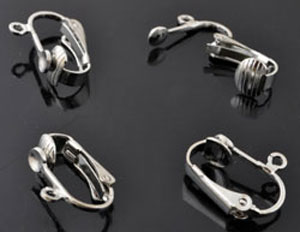 Boucles d'oreille avec clip ± 17x14mm (oeil ± 1,5mm). Couleur: Nickel Code: D13808 --- BO Clips 17x14 Nickel---