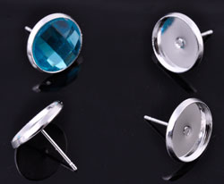 Code: D16311    --- Bo metal, Cadre pour perle 12mm. L:14mm. Silver Plated---