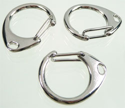 Porte-clefs, fermoir en métal de+- 32 x26 x 7mm. Couleur Nickel Code: D07985 --- Porte-clefs 32x26x7mm. Nickel---