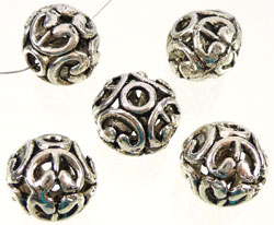 Perle en métal, rondelle, creux et décorée. +-12x10mm. Couleur : argent vieux Code: D07341 --- Perle de metal, rond, creux decore 12x10---
