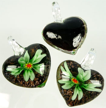 Code: D06683    --- Verre pendentif Coeur +-40x31mm.Vert Clair---