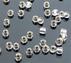 (D02227) Rocailles a broder 3mm. Cristal ** Cliquez sur la photo pour l'agrandir**