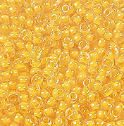 Perle de rocaille de la marque Miyuki. Perle en verre de dimension 8/0. Sachet de +- 10 grammes, soit +- 400 pièces. Lemon Lined crystal 202 : Jaune Transparent Code: D14020 --- 8/0 Lemon Lined crystal 202---