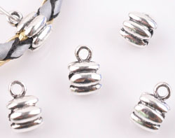 Code: D15687    --- Tube 12x8 oeil 2 Trou 5 Argent Vx.---