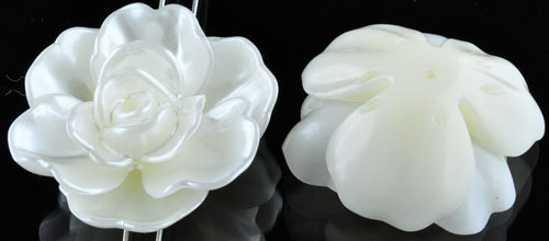 Code: D08947 (Fleur synthetique Creme 43x21mm.) 