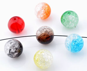 Mélange de perles den matière synthétique, circulaire et décorée de +- 12mm.. Multicouleurs. +- 100 grammes. Code: D09594 --- Melange synthetique 12mm. Multicouleur---