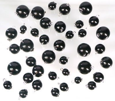 Code: D10500    --- Melange perles avec clou. Noir---