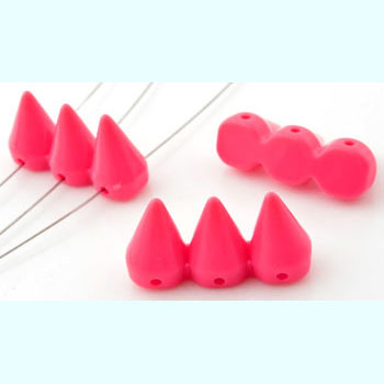 Séparateur en matière synthétique. Studs triple de+- 15x28mm. Avec 3 trous de+- 1,5 mm. chacun. Couleur: Rose Code: D12328 --- Studs triple 15x28mm. Rose---