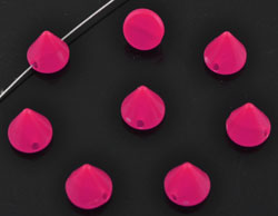 Perles de matière synthétique. Studs de ± 6mm. Trou ± 1mm. Couleur: Rose Violent Code: D14211 --- Stud 6mm. Trou 1mm. Rose Violent---